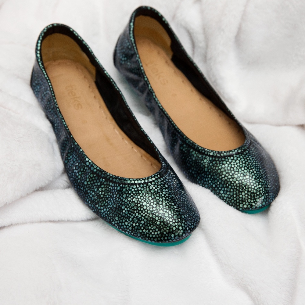 Hand-Painted Green-Blue Colorshift 'Toscani' Tieks - Picture 8 of 8